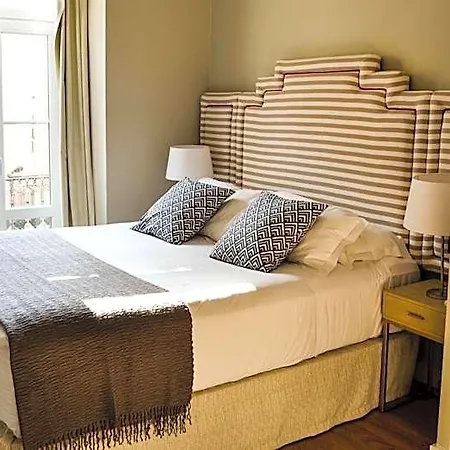 Bairro Alto Guest house 4*
